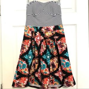 🦋 Xhilaration strapless dress size Medium